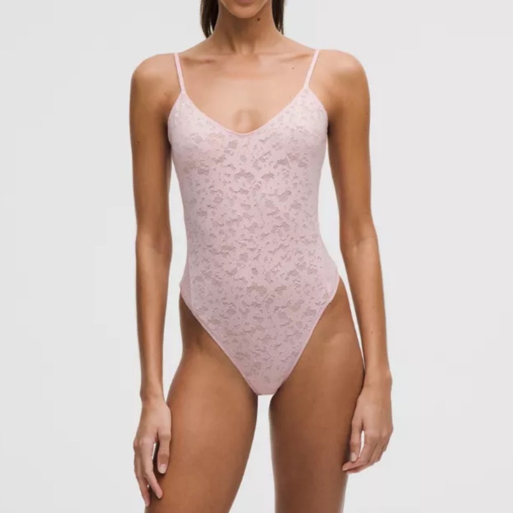 Lululemon Lace Scoop-Neck Bodysuit NWT